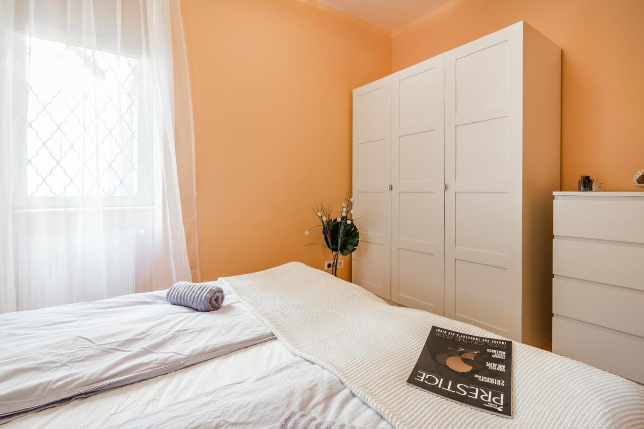 Central Premier Apartment Budapest Exteriör bild